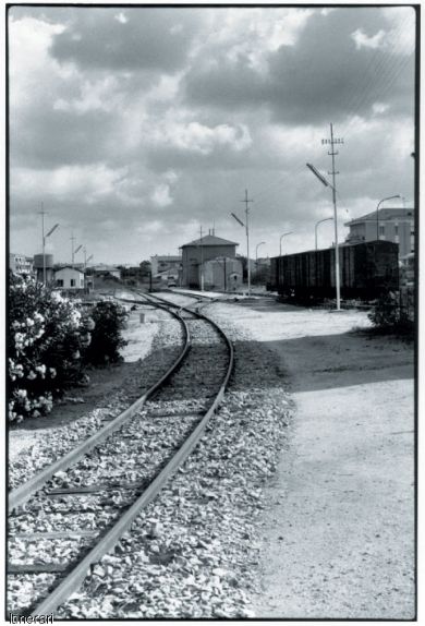 antiche rotaie di treno