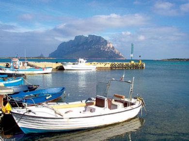 barche e Isola di Tavolara